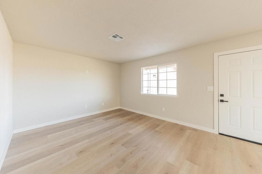 Image 10 of property listing at 614 Maple Street, King City, CA 93930