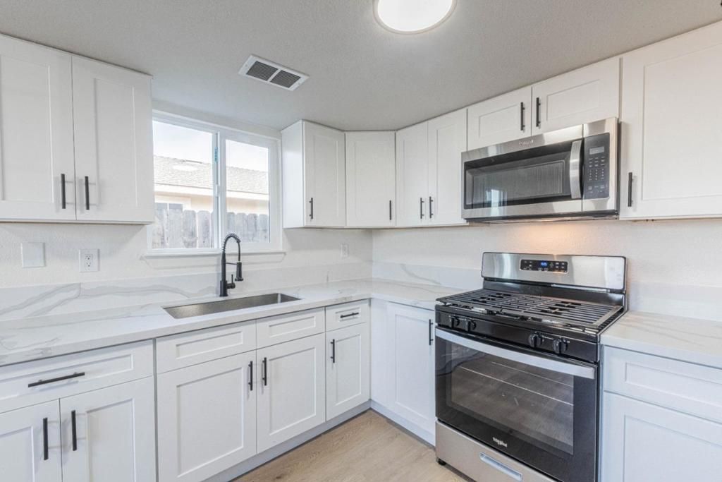 Image 5 of property listing at 614 Maple Street, King City, CA 93930