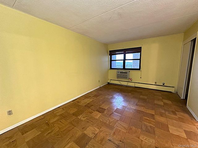 100 Diplomat Drive 8J, Mount Kisco, NY 10549