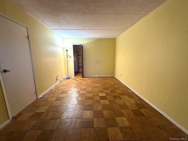 100 Diplomat Drive 8J, Mount Kisco, NY 10549