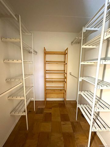 100 Diplomat Drive 8J, Mount Kisco, NY 10549