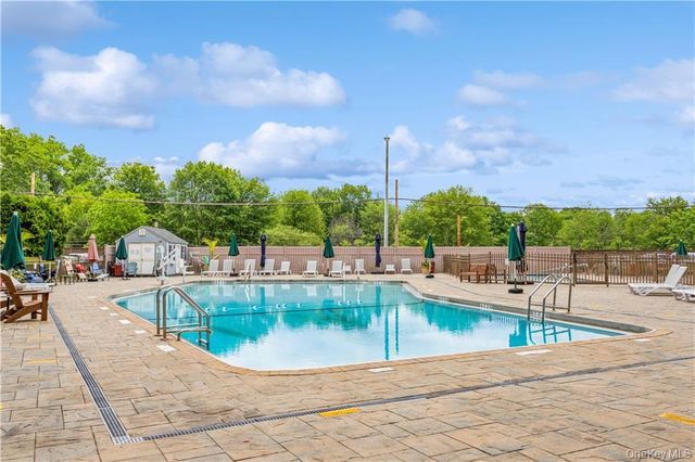 100 Diplomat Drive 8J, Mount Kisco, NY 10549