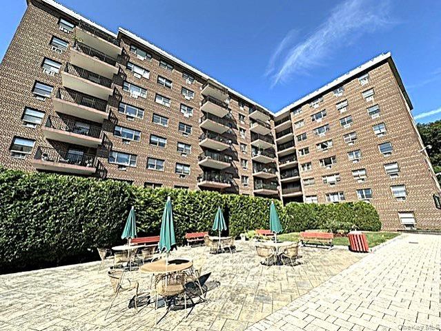100 Diplomat Drive 8J, Mount Kisco, NY 10549