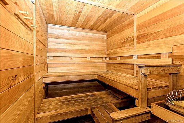 100 Diplomat Drive 8J, Mount Kisco, NY 10549