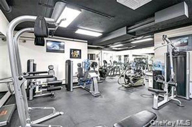 100 Diplomat Drive 8J, Mount Kisco, NY 10549