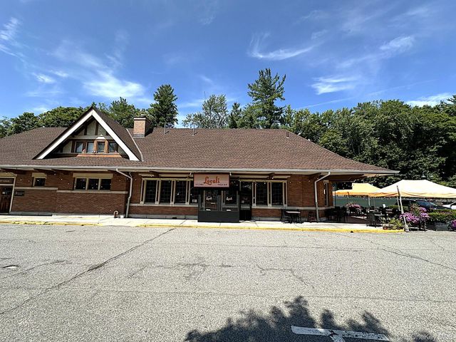 100 Diplomat Drive 8J, Mount Kisco, NY 10549