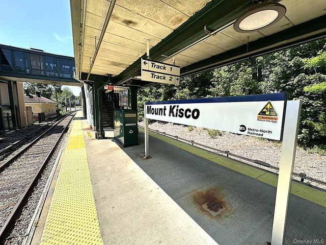 100 Diplomat Drive 8J, Mount Kisco, NY 10549