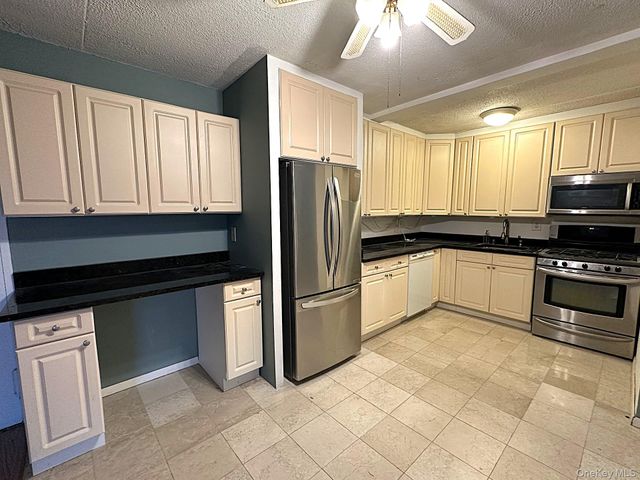 100 Diplomat Drive 8J, Mount Kisco, NY 10549