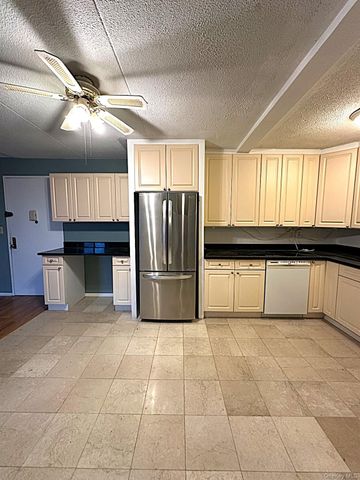 100 Diplomat Drive 8J, Mount Kisco, NY 10549