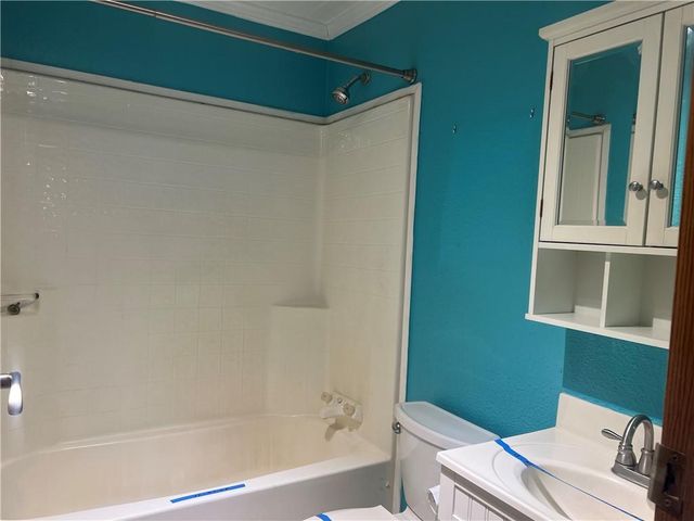 12 NW 1400th Road, Chilhowee, MO 64733