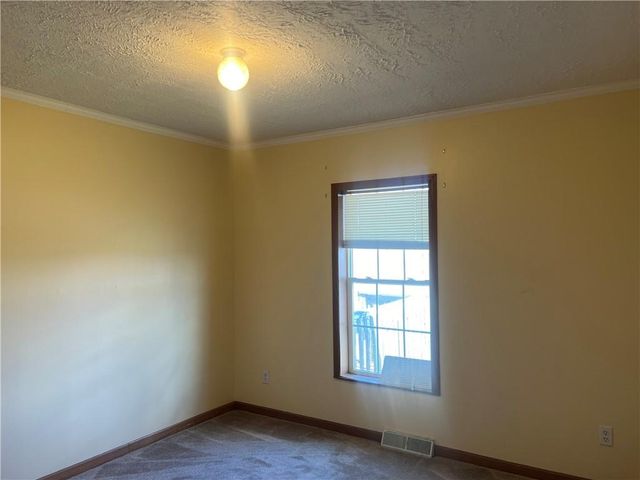 12 NW 1400th Road, Chilhowee, MO 64733