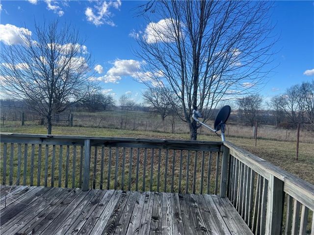 12 NW 1400th Road, Chilhowee, MO 64733