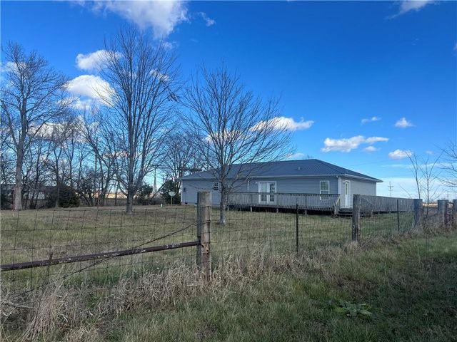 12 NW 1400th Road, Chilhowee, MO 64733