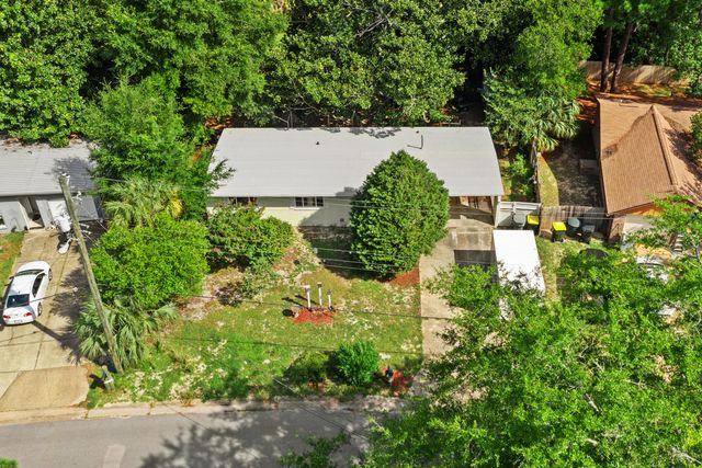 48 NE Laurie Drive, Fort Walton Beach, FL 32548