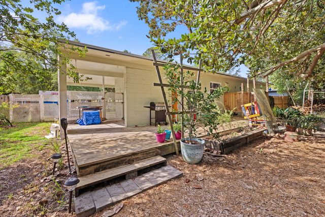 48 NE Laurie Drive, Fort Walton Beach, FL 32548