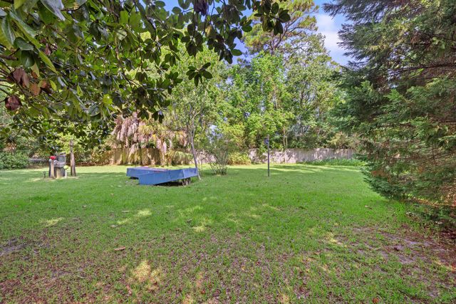 48 NE Laurie Drive, Fort Walton Beach, FL 32548