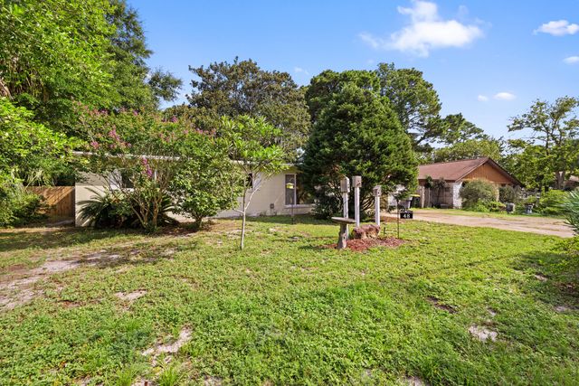 48 NE Laurie Drive, Fort Walton Beach, FL 32548
