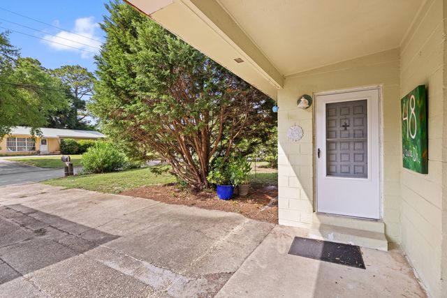 48 NE Laurie Drive, Fort Walton Beach, FL 32548