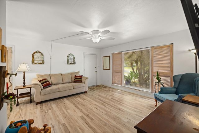 48 NE Laurie Drive, Fort Walton Beach, FL 32548