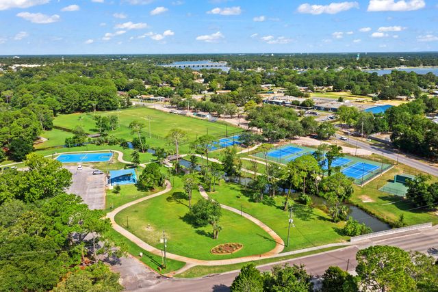 48 NE Laurie Drive, Fort Walton Beach, FL 32548