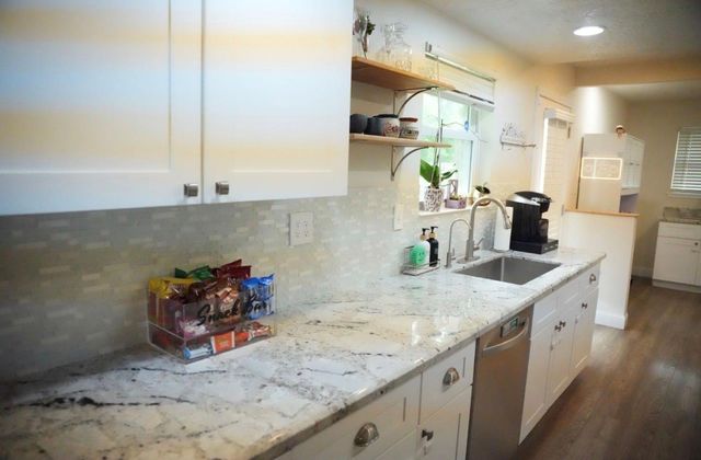 215 County Road 193, Alvin, TX 77511