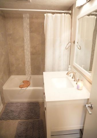 215 County Road 193, Alvin, TX 77511