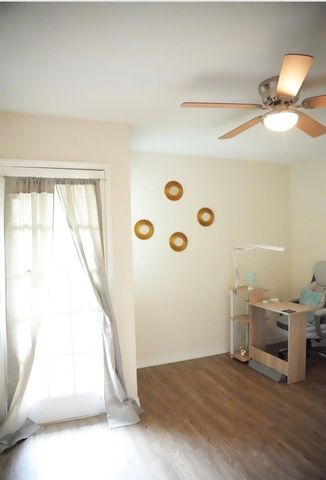 215 County Road 193, Alvin, TX 77511