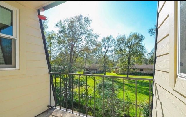215 County Road 193, Alvin, TX 77511
