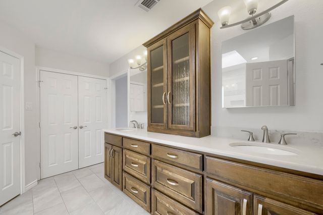 11 Kim Court, Mansfield, TX 76063