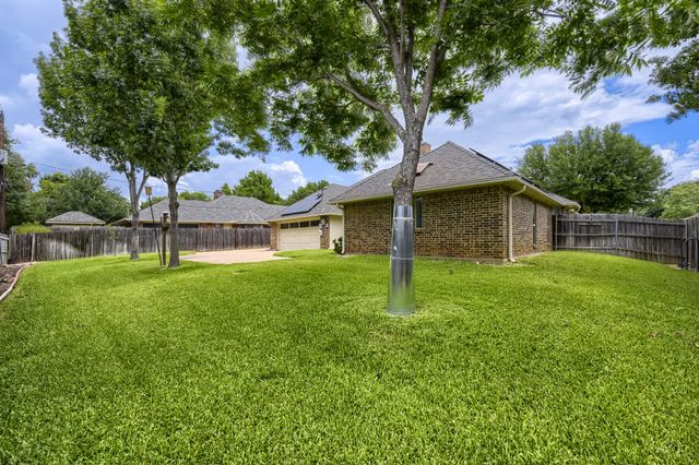 11 Kim Court, Mansfield, TX 76063