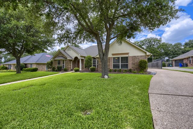 11 Kim Court, Mansfield, TX 76063