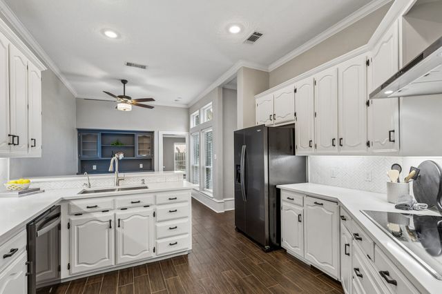 604 Shalamar Place, Irving, TX 75061