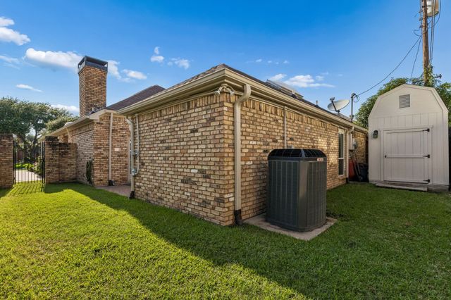 604 Shalamar Place, Irving, TX 75061