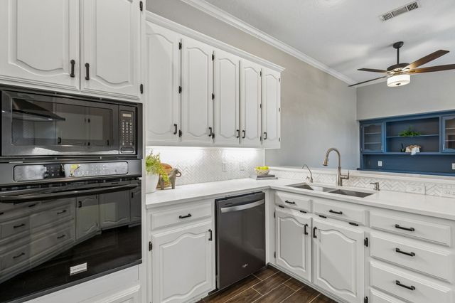 604 Shalamar Place, Irving, TX 75061