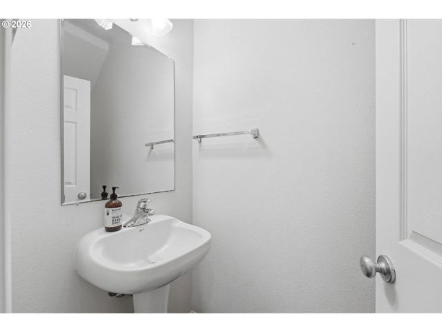 17290 Sw BERKELEY Ln, Beaverton, OR 97003