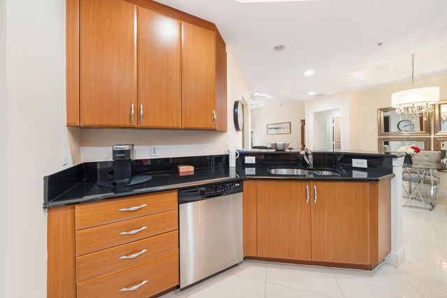 701 S Olive Avenue 707, West Palm Beach, FL 33401