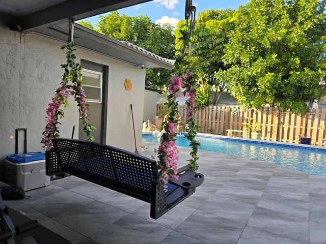 7811 NW 40th Court, Coral Springs, FL 33065