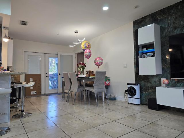 7811 NW 40th Court, Coral Springs, FL 33065