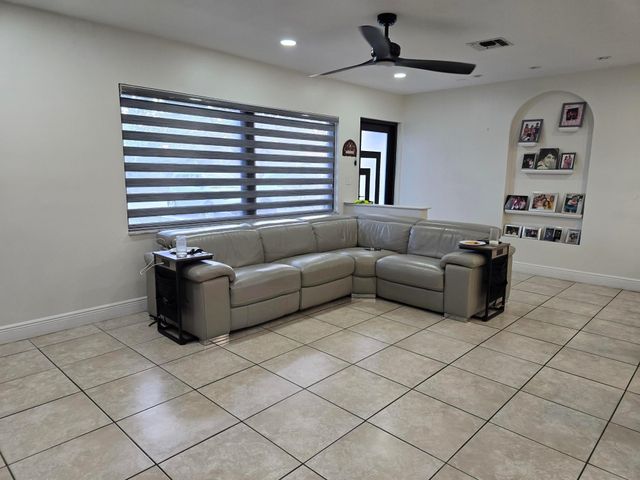 7811 NW 40th Court, Coral Springs, FL 33065