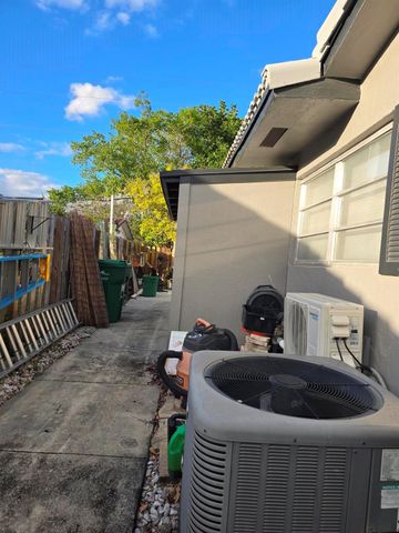 7811 NW 40th Court, Coral Springs, FL 33065