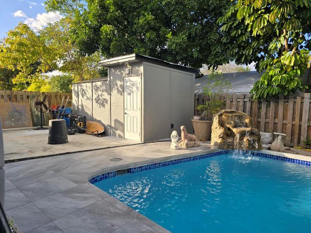 7811 NW 40th Court, Coral Springs, FL 33065