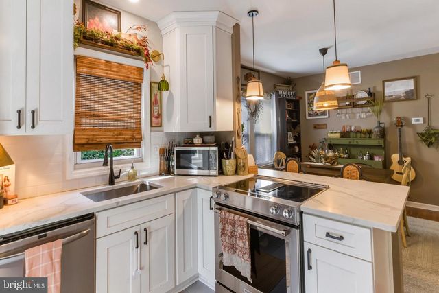 307 JOHNSON AVE, Oaklyn, NJ 08107