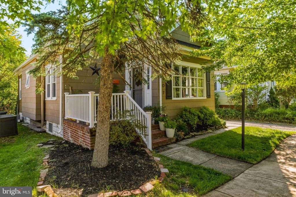 307 JOHNSON AVE, Oaklyn, NJ 08107