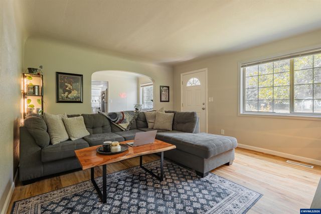 3068 Pringle Rd SE, Salem, OR 97302