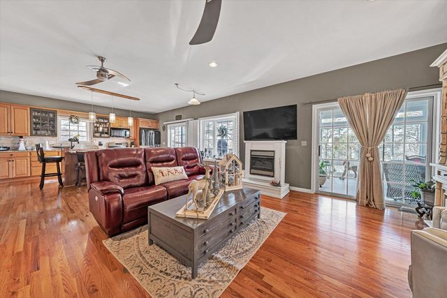 213 Redwood TER, Huddleston, VA 24104