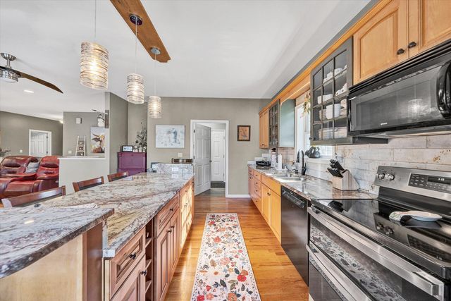 213 Redwood TER, Huddleston, VA 24104