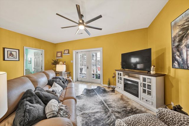 213 Redwood TER, Huddleston, VA 24104