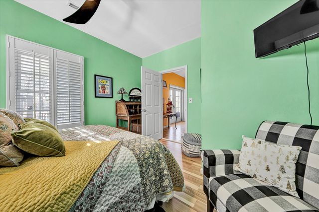 213 Redwood TER, Huddleston, VA 24104