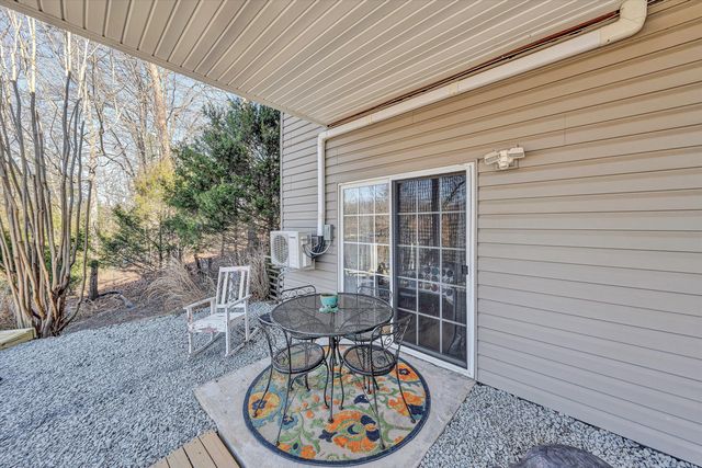 213 Redwood TER, Huddleston, VA 24104