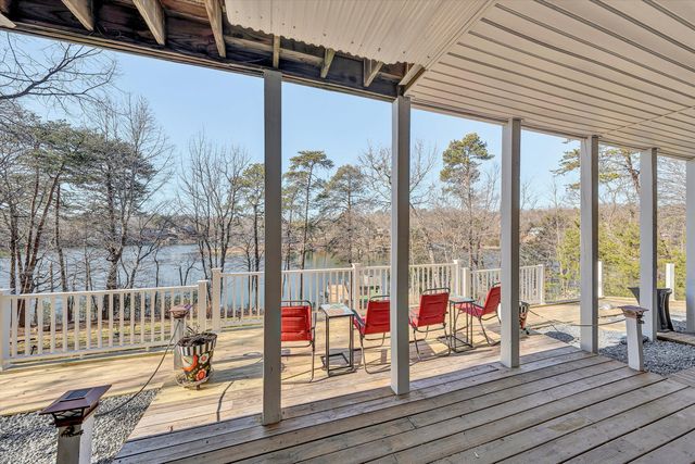 213 Redwood TER, Huddleston, VA 24104